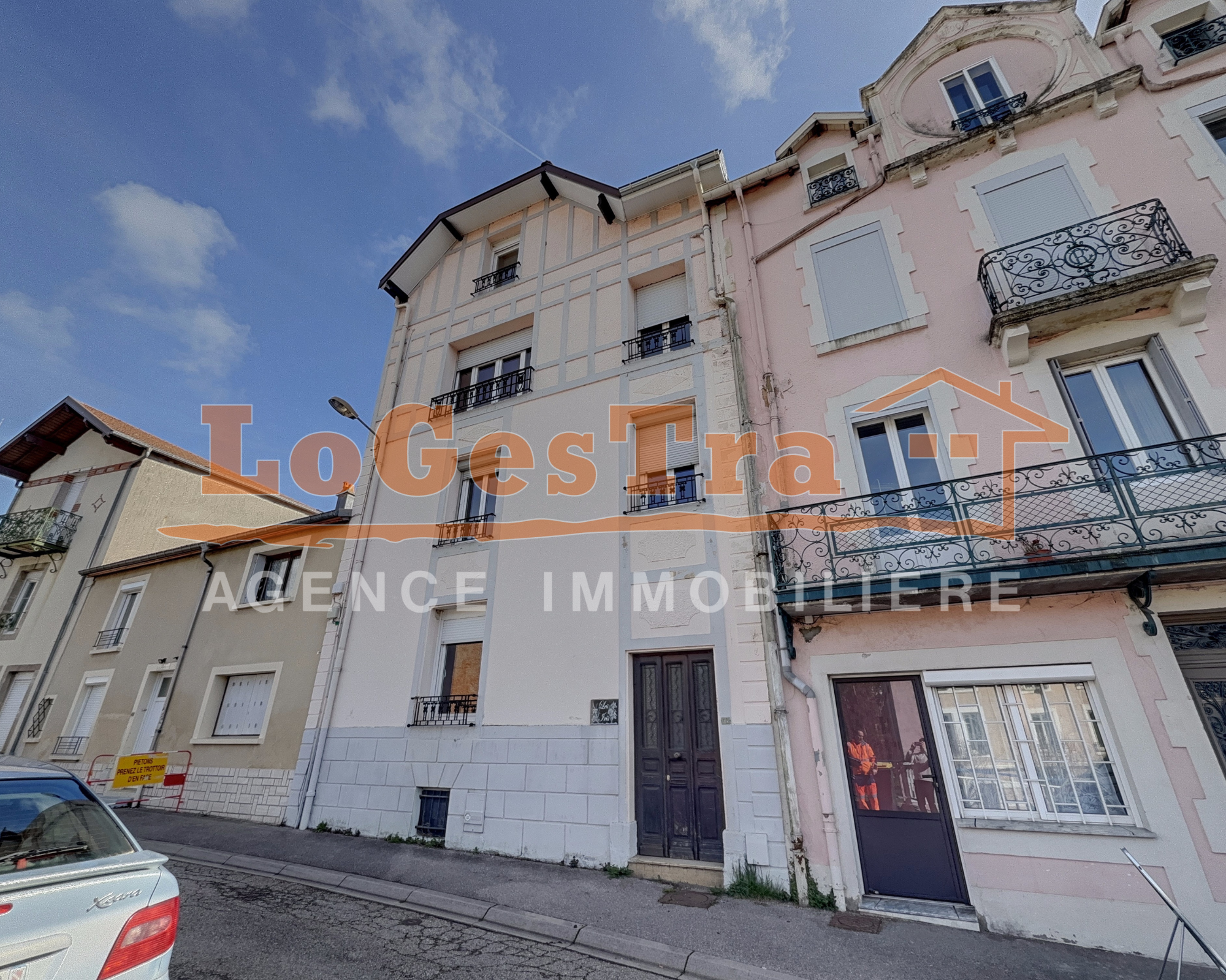 IMMEUBLE 4 APRT CONTREXEVILLE